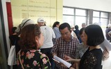 Người dân Hà Nội hào hứng đi làm thẻ xe buýt miễn phí